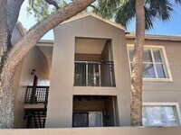 Building Photo - 607 S Westland Ave