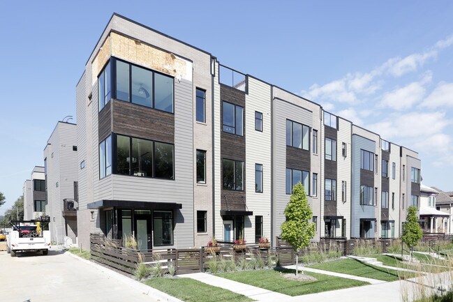 Building Photo - South Hill Row Houses
