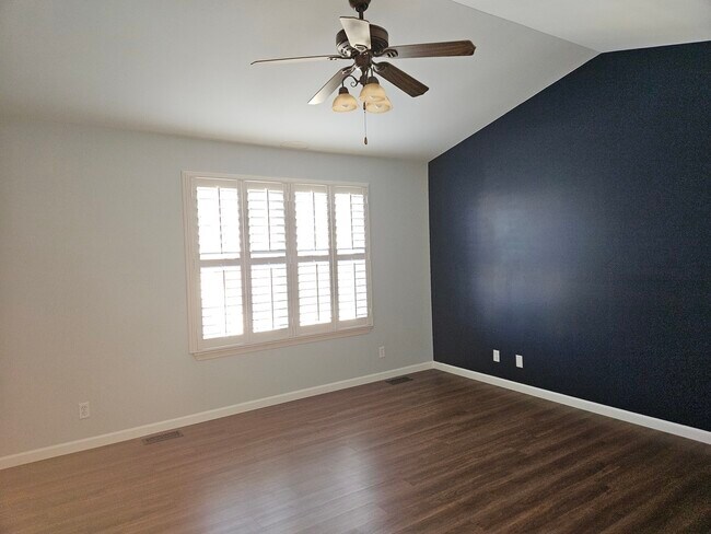 Building Photo - 0N312 Dooley Dr