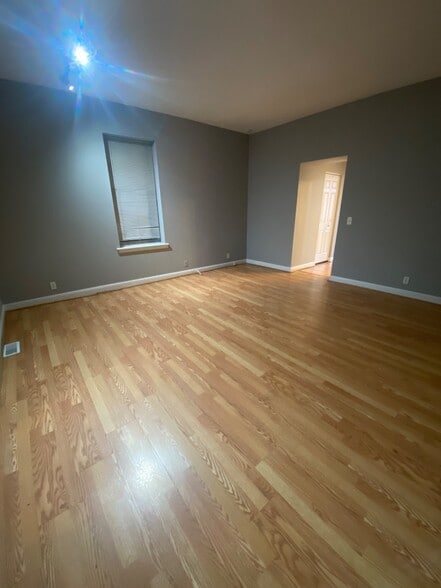 Building Photo - 913 Geyer Ave