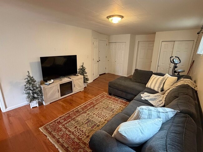 Building Photo - 72 Reservoir Ave