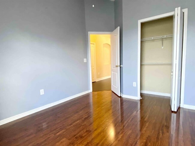 Building Photo - 10503 Chilmark Way