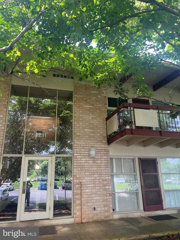 Building Photo - 4211 Americana Dr