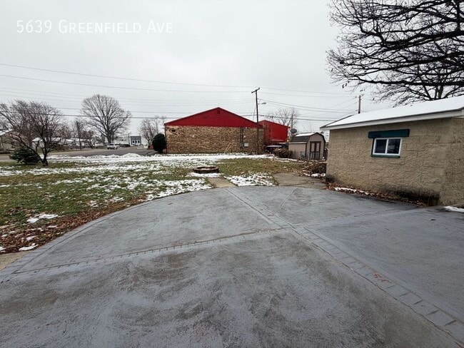 Building Photo - 5639 Greenfield Ave