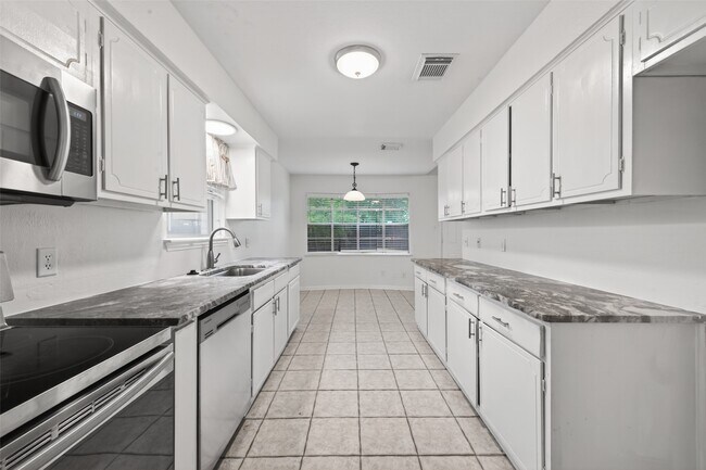 Building Photo - 12818 Westella Dr
