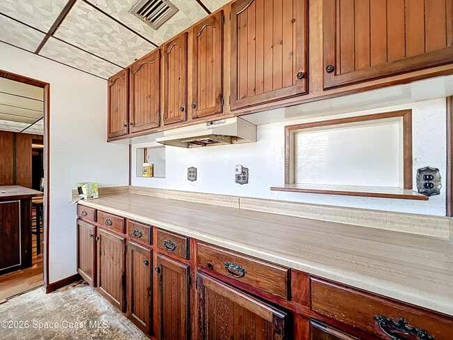 Building Photo - 122 Eden Ave