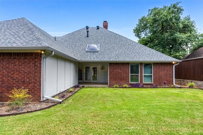 Building Photo - 2942 Woodland Hills Dr