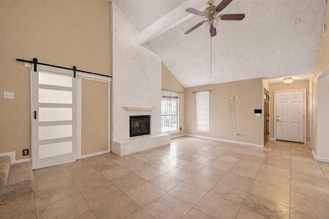 Building Photo - 11331 Oakcenter Dr