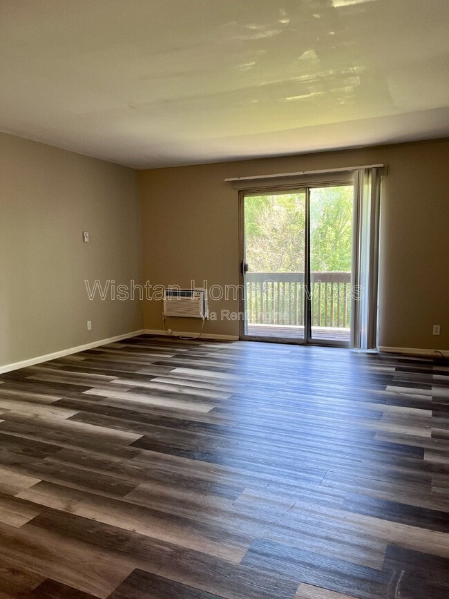 Building Photo - 217 Charleston Blvd