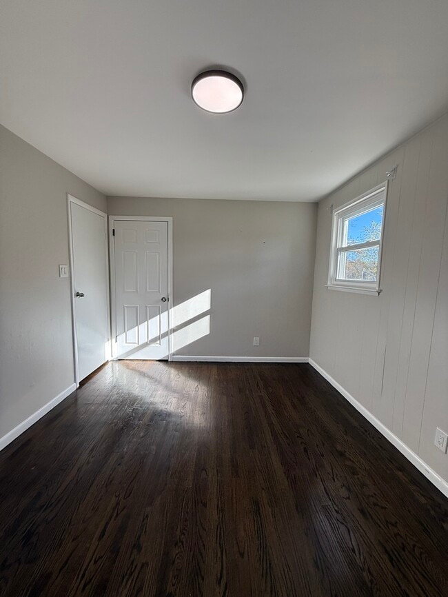 Building Photo - 205 Mardale Dr