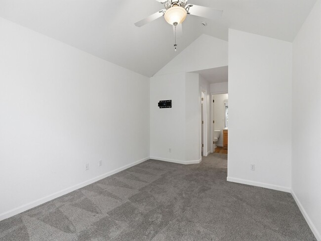 Building Photo - 5225 White Willow Dr
