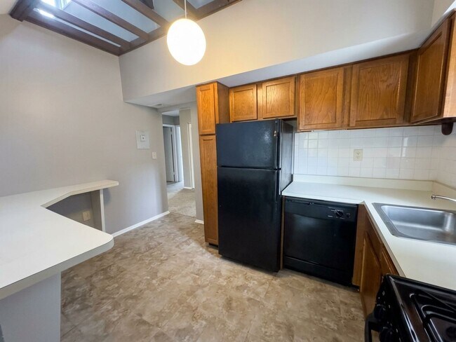Building Photo - 15 Suntop Ct