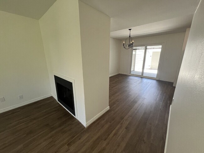 Building Photo - 7052 E Briarwood Dr