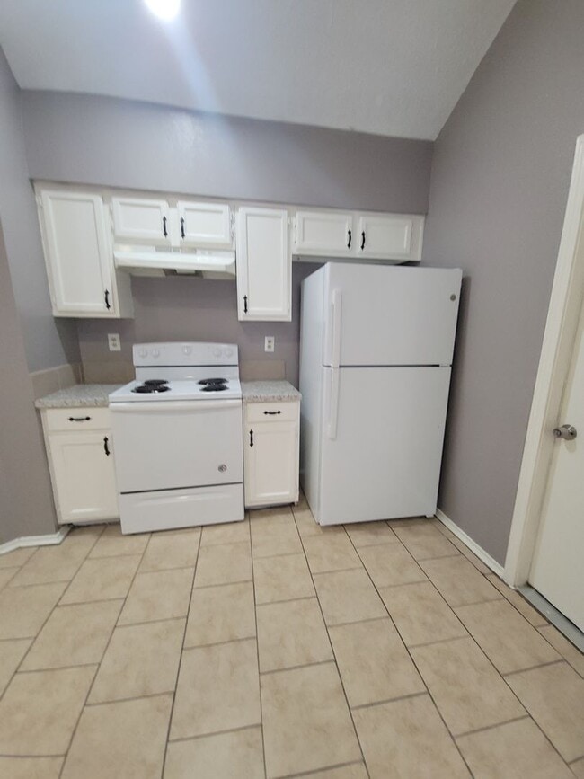 Building Photo - Beautiful spacious home available for rent !
