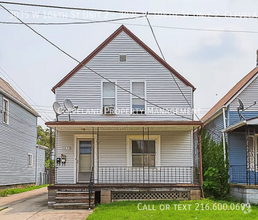 Building Photo - 3035 W 104th St