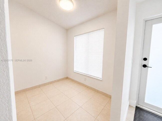 Building Photo - 5820 N Park Rd