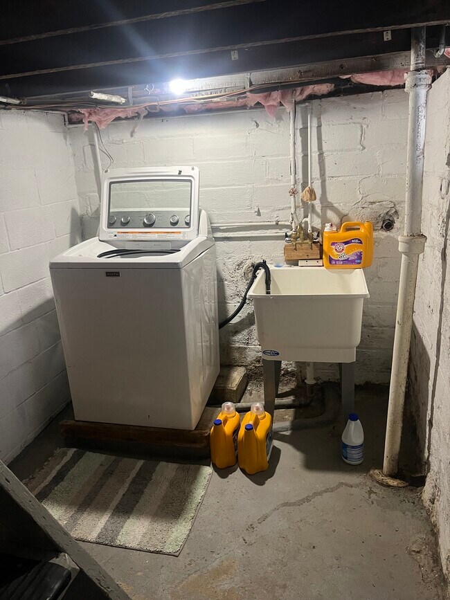 Building Photo - 5070 W 148th St