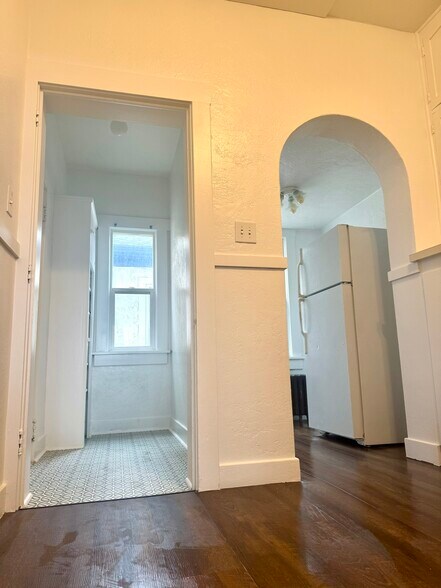 Kitchen - 315 W Halliday St