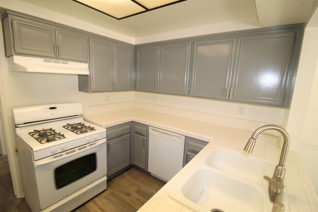 Building Photo - Updated La Ventana Condominium