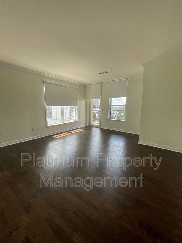 Building Photo - 3334 Peachtree Rd NE
