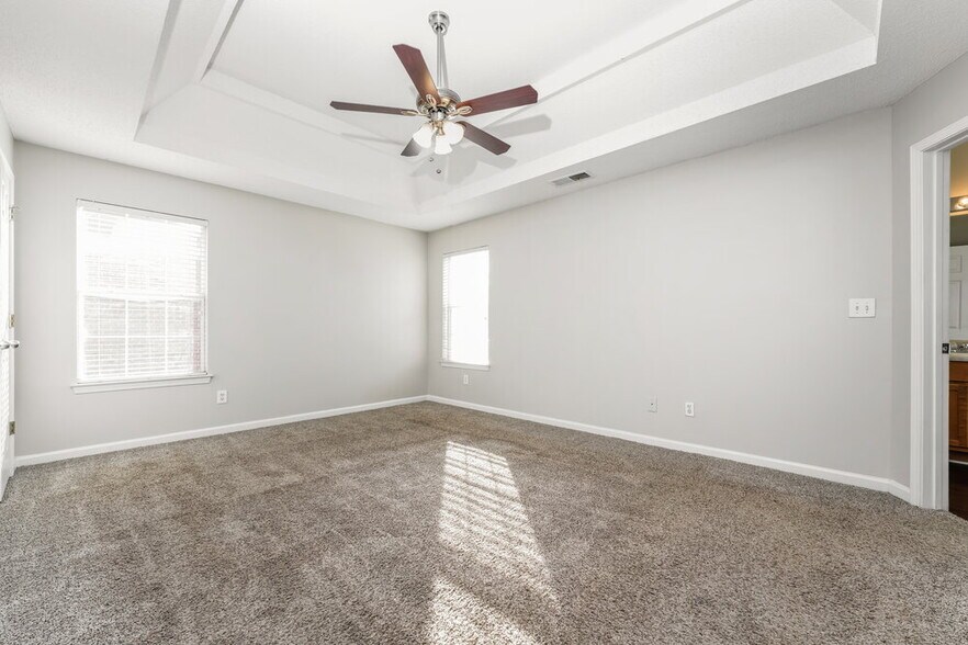 Building Photo - 425 Canoga Ct