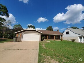 Building Photo - Bryan - 3 Bedroom 2 Bath Home with garage ...