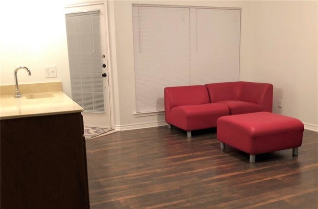 Building Photo - 2730 Silver Creek Dr