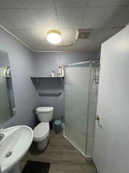 Building Photo - 661 Reynoldswood Rd