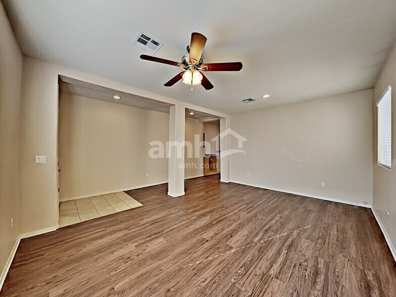 Building Photo - 212 Purple Passion Ave