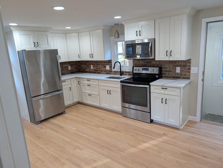 Kitchen - 63 Buttles Rd