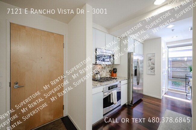 Building Photo - 7121 E Rancho Vista Dr