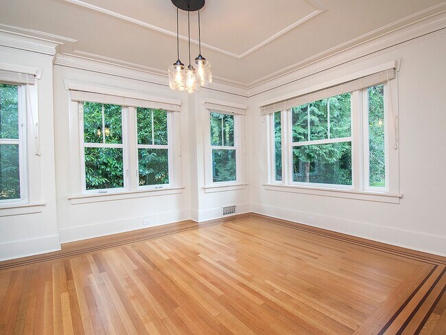 Building Photo - 1719 N 128th St