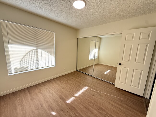 Building Photo - 3180 S Lindell Rd