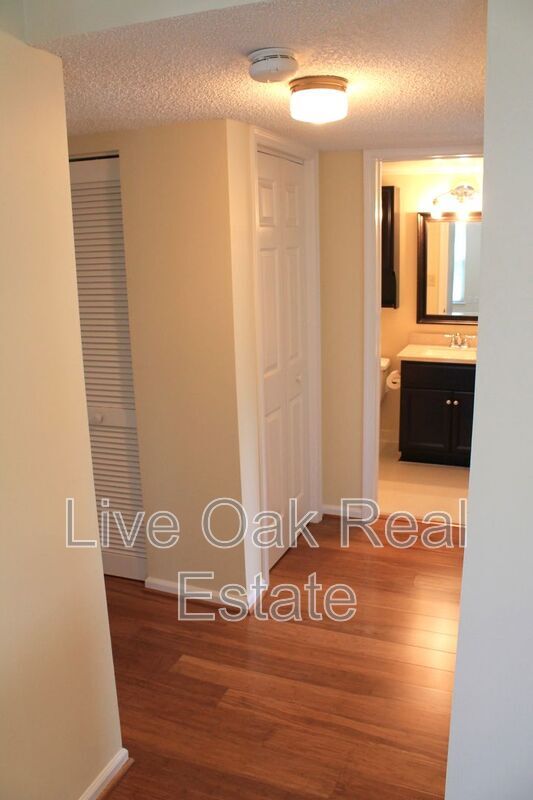 Building Photo - 514 24th St