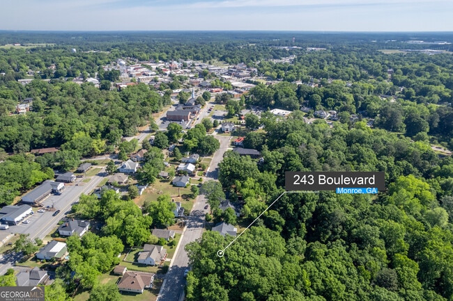 Building Photo - 243 Boulevard