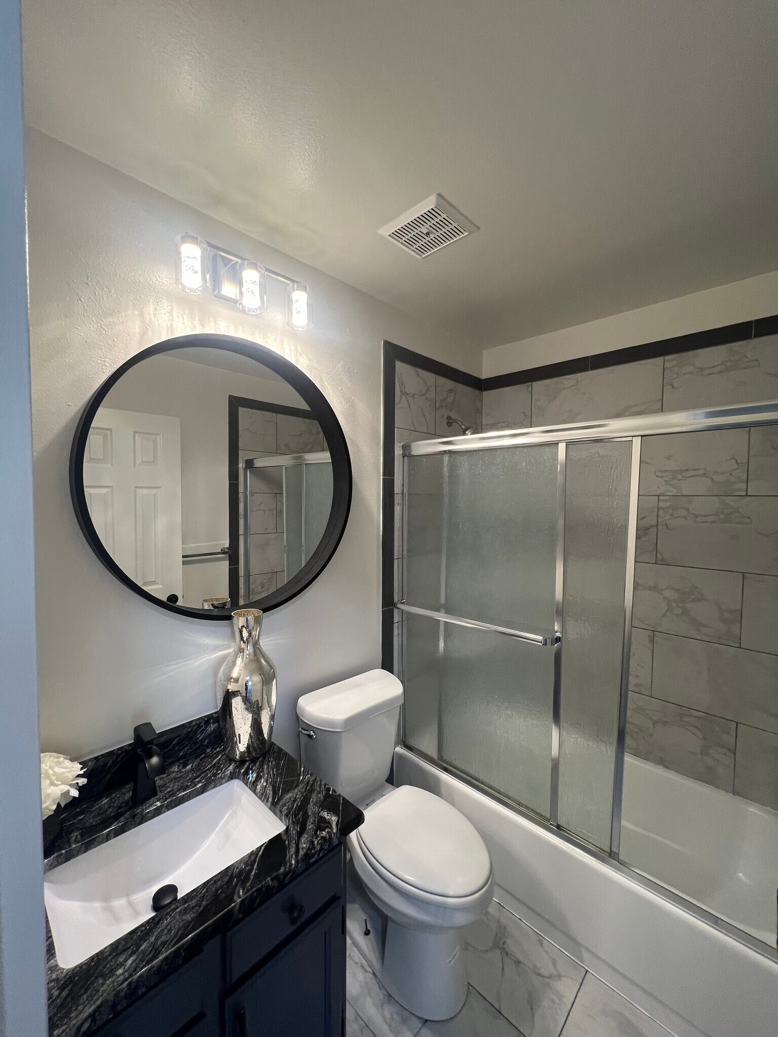 Building Photo - 9535 W Coal Mine Ave