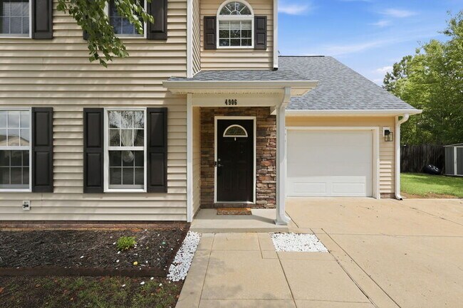 Building Photo - 4906 Yorkchester Dr