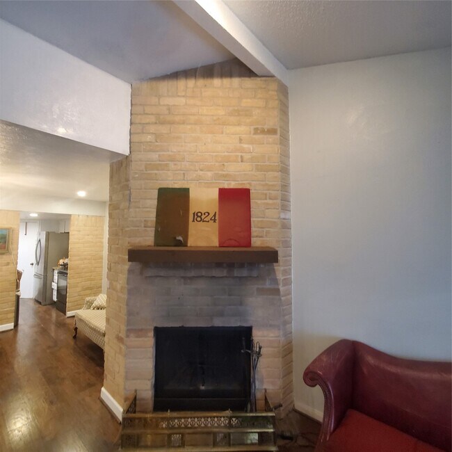 Building Photo - 726 Country Pl Dr