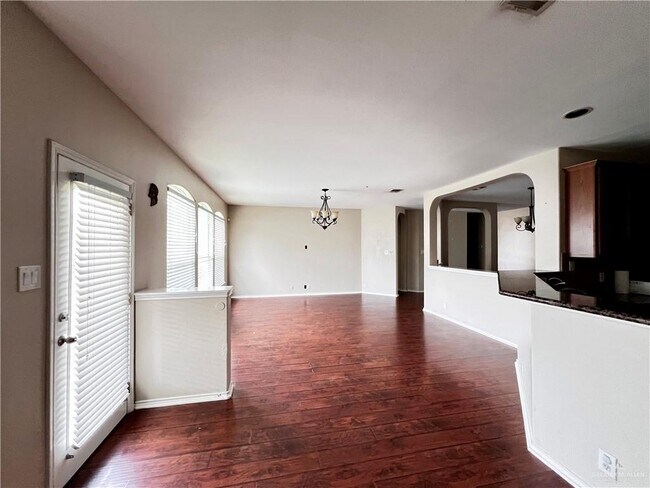 Building Photo - 3304 San Rafael St