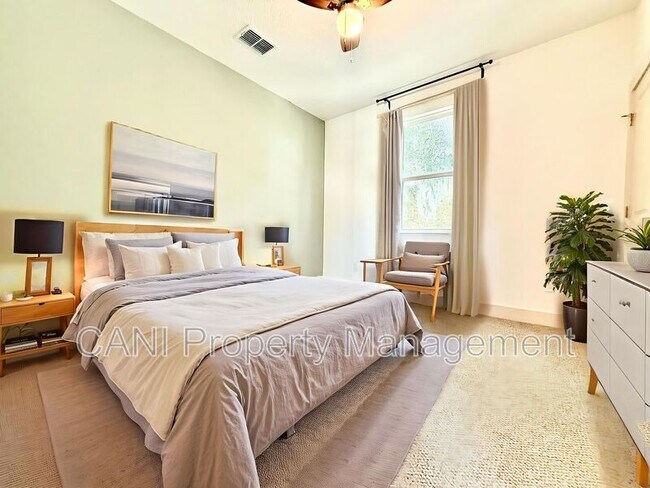 Building Photo - 728 Ellwood Ave