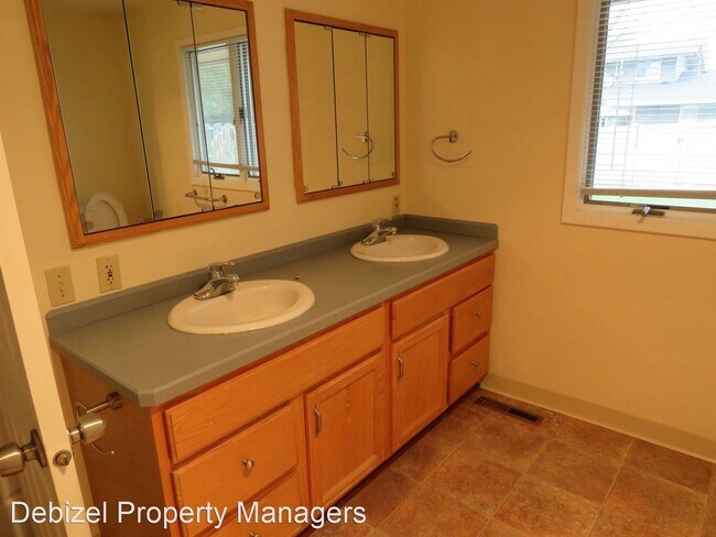Building Photo - 5 br, 3 bath House - 3234 Jack Burke Lane