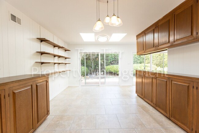 Building Photo - Charming Mid-Century Home | 4BR, 3BA | 2,424 Sq Ft | 8,400 Sq Ft Lot | Prime La Jolla Location**$...