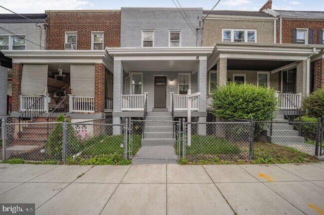 Primary Photo - 1632 Ridge Pl SE
