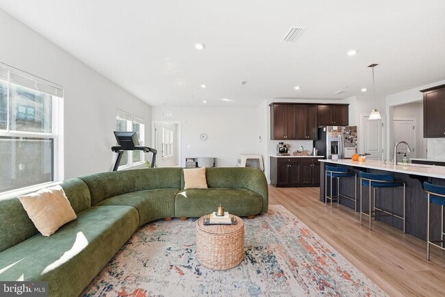 Building Photo - 46294 Mount Milstead Ter