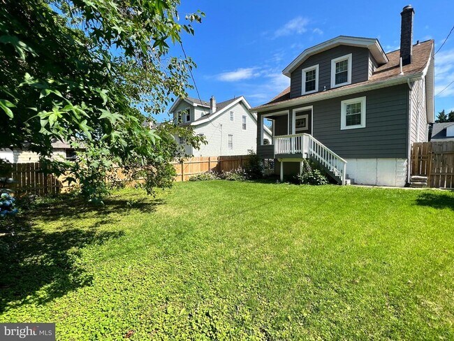 Building Photo - 3119 Harview Ave