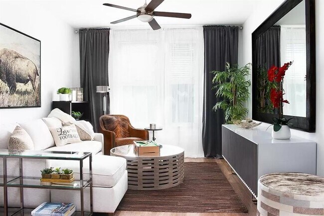 Building Photo - 1900 Barton Springs Rd