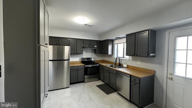 Building Photo - 44 Rickmar Ln