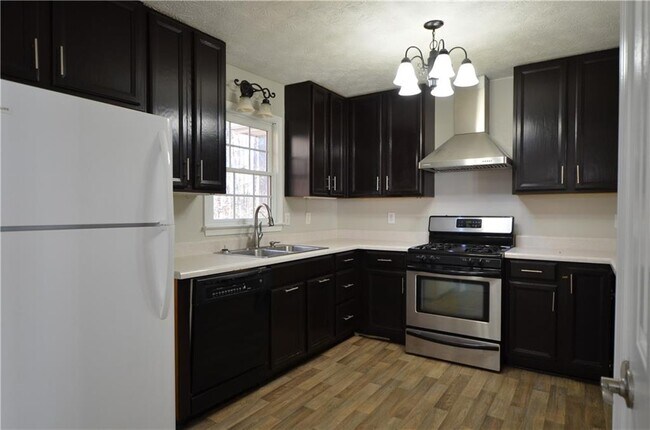 Building Photo - 140 Stewart Dr