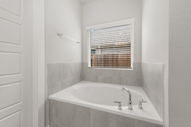 Building Photo - 21635 Coral Mist Dr