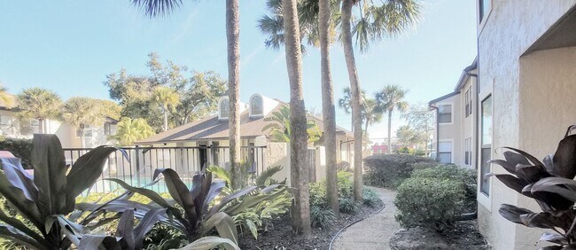 Building Photo - Stunning 1/1 Condo remodeled for Rent in front of Full Sail Winter Park!